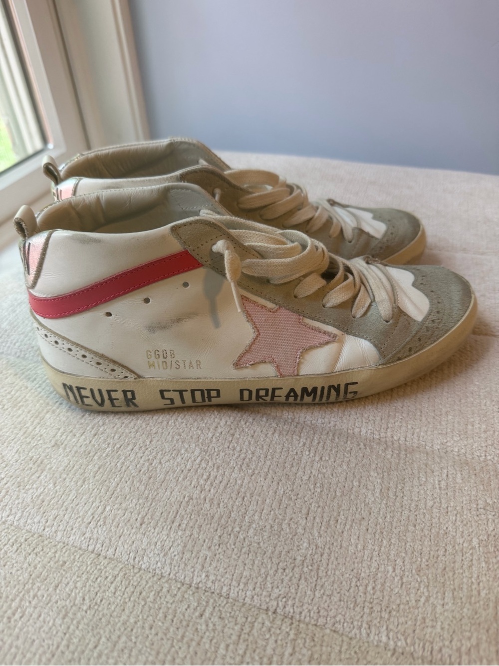Golden Goose Mid Star “Never Stop Dreaming” sneaker